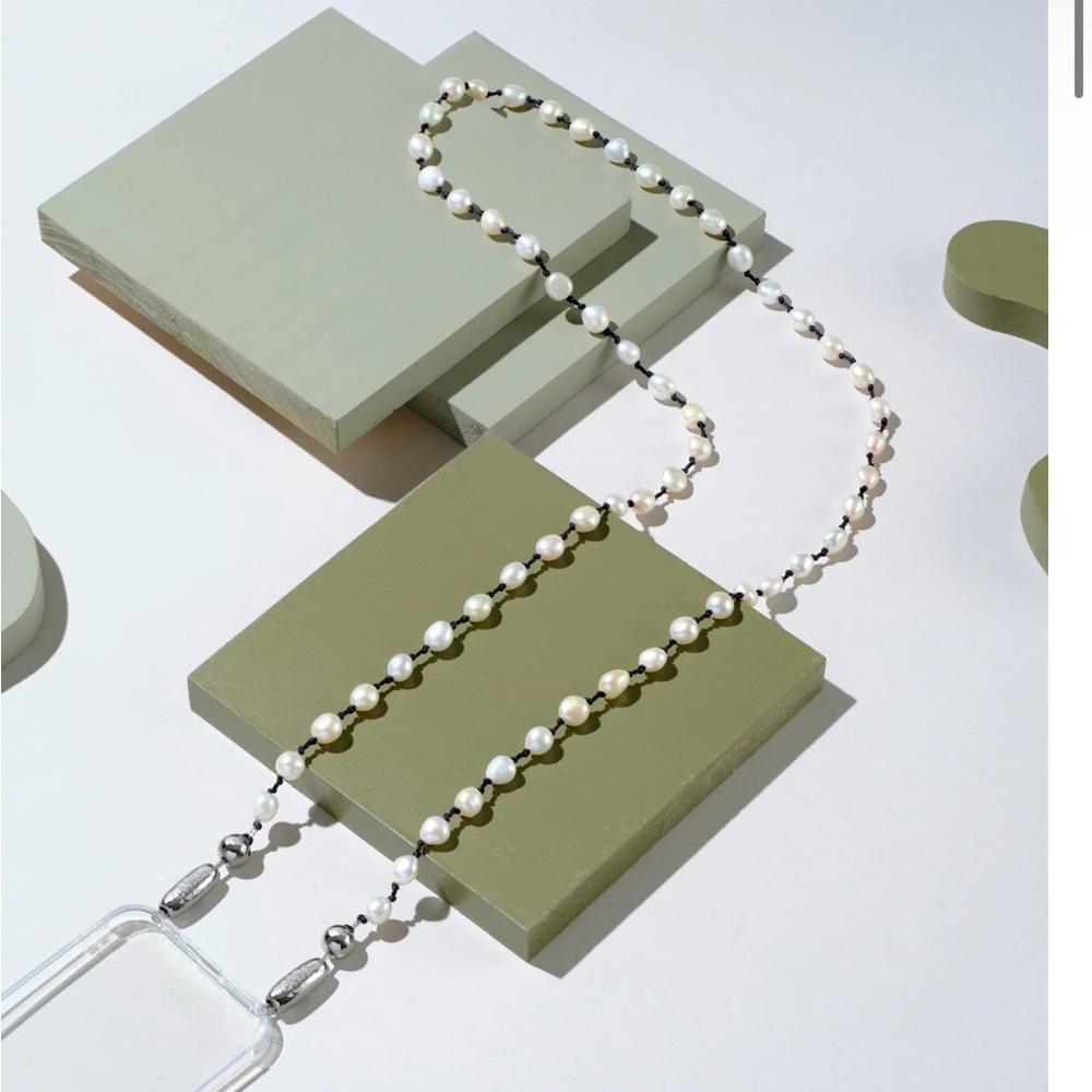ISO Ossa Pearl Crossbody- DO NOT BUY